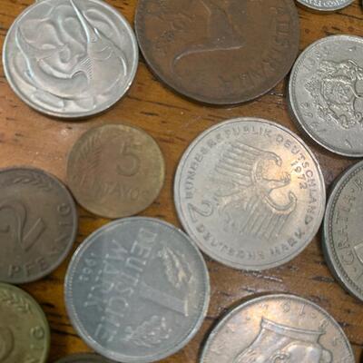 Vintage Foreign Coin Lot Many Countries - Circulated Coins - 30 Coins Total