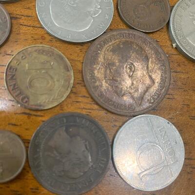 Vintage Foreign Coin Lot Many Countries - Circulated Coins - 30 Coins Total