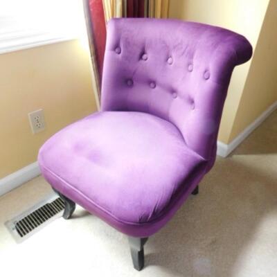Upholstered Button Back Lady's Slipper Chair