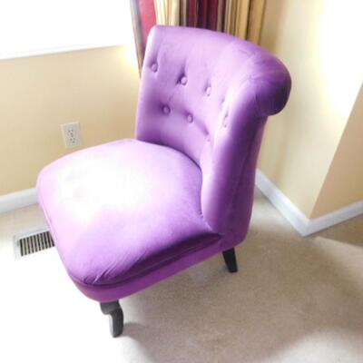 Upholstered Button Back Lady's Slipper Chair
