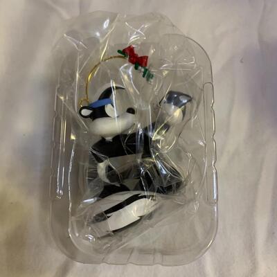 Pepe Le Pew and Penelope Hallmark Keepsake Ornament - Looney Tunes