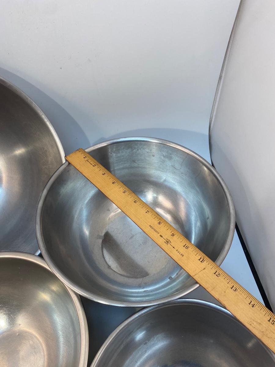 Lightweight Stainless Steel Mixing Bowls