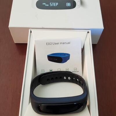 EO2 Sports Bracelet  NIB