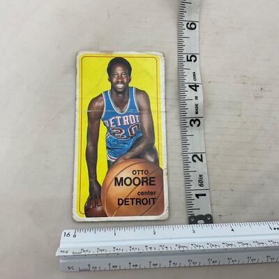 -22- BASKETBALL | 1970-71 TOPPS Tall Boy Basketball Cards