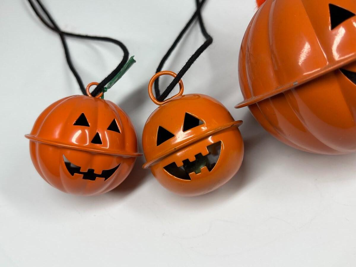 Metal Jingling Halloween Jack O' Lantern Pumpkin Bells | EstateSales.org