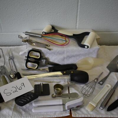 Kitchen Utensil Lot