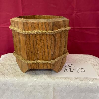 Am wooden barrel