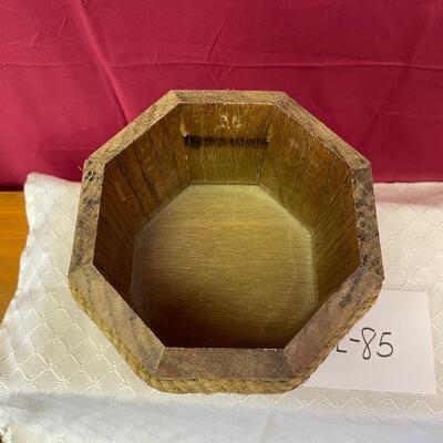 Am wooden barrel