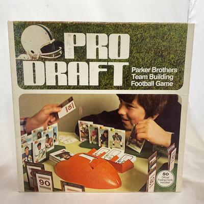 -69- FOOTBALL | 1973 Pro Draft Football Game with Cards