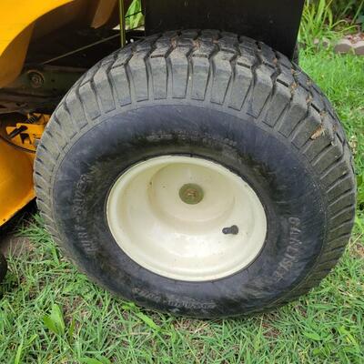 CUB CADET  RIDING MOWER LTX 1040 - RUNS!