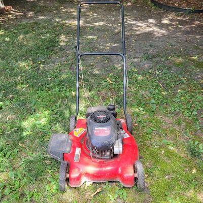 YARD MACHINE PUSH LAWN MOWER