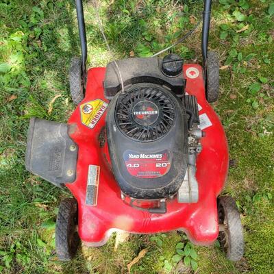 YARD MACHINE PUSH LAWN MOWER
