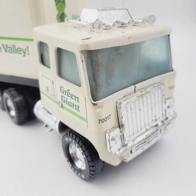 NYLINT GREEN GIANT COLLECTABLE TRUCK & TRAILER