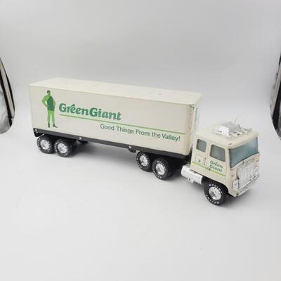 NYLINT GREEN GIANT COLLECTABLE TRUCK & TRAILER