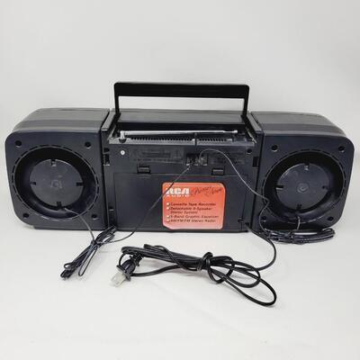 RCA BOOM BOX TAPE PLAYER & RADIO W/ DETACHABLE SPEAKERS