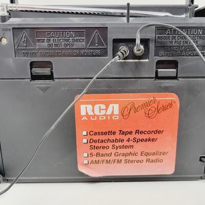 RCA BOOM BOX TAPE PLAYER & RADIO W/ DETACHABLE SPEAKERS