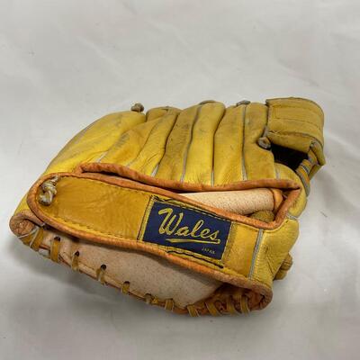 -81- BASEBALL | 1950â€™s Three Vintage Baseball Gloves