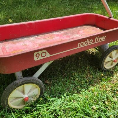 VINTAGE RADIO FLYER 90 RED WAGON