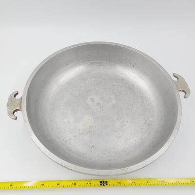 VINTAGE GUARDIAN WARE ALUMINUM CAST CASSEROLE SERVING DISH