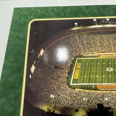 -90- FOOTBALL | Matted Large Green Bay Packers Photograph