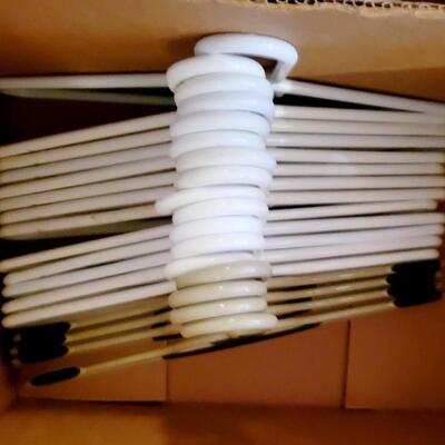 PLASTIC HANGER BUNDLE