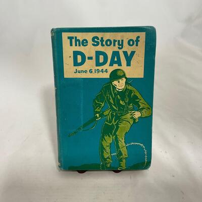 -106- MILITARY | The Story of D-Day Book and Shovel