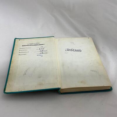 -106- MILITARY | The Story of D-Day Book and Shovel