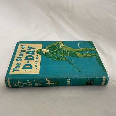 -106- MILITARY | The Story of D-Day Book and Shovel