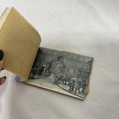 -110- MILITARY | World War I France bombing Postcard Booklet