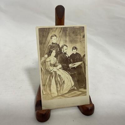 -112- HISTORY | Civil War Era Abe Lincoln with Family CDV