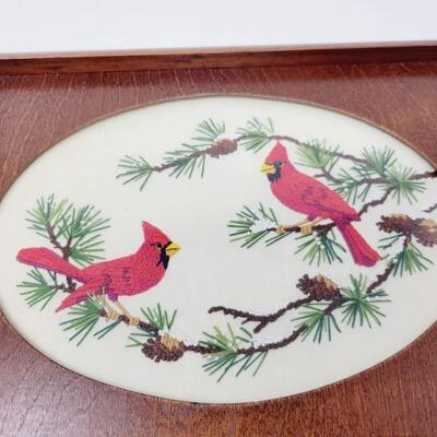 THE CREATIVE CIRCLE EMBROIDERY CARDINAL & WOOD TRAY