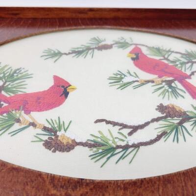 THE CREATIVE CIRCLE EMBROIDERY CARDINAL & WOOD TRAY