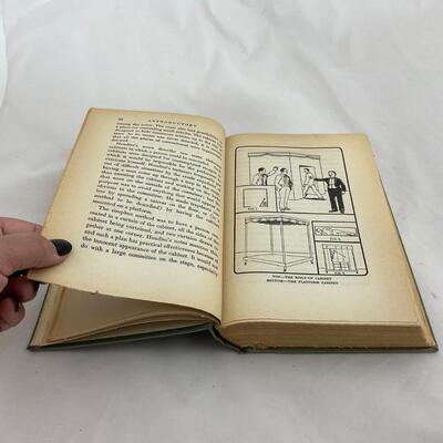 -124- HISTORY | Houdiniâ€™s Escape and Magic Book First Edition