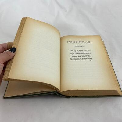 -124- HISTORY | Houdiniâ€™s Escape and Magic Book First Edition