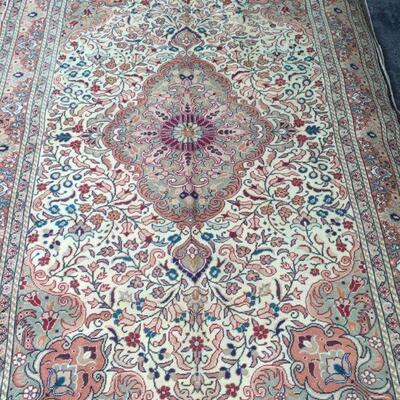 Fine quality,  Turkish Hand Knotted Vintage Rugs, 6' X 9'                         
on Perfect Conditions 
Retail Price= $4900
Below our...