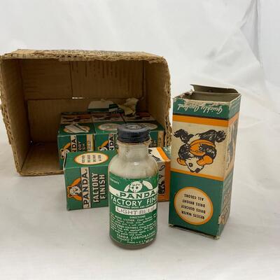 -141- ADVERTISEMENT | Box of Panda Shoe Polish Sports Themed