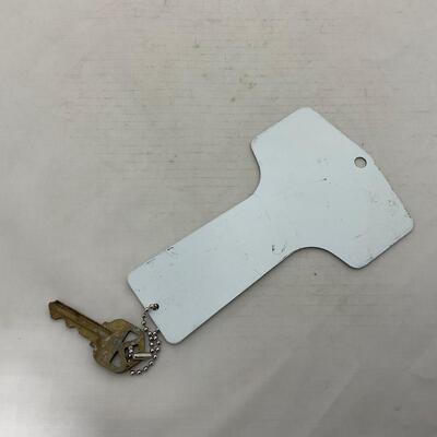 -162- ADVERTISEMENT | Vintage Metal Texaco Ladies Room Key Holder and Key