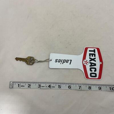 -162- ADVERTISEMENT | Vintage Metal Texaco Ladies Room Key Holder and Key