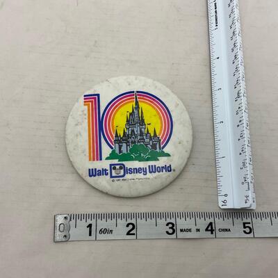 -165- VINTAGE | 1981 Walt Disney World 10th Anniversary Buttons