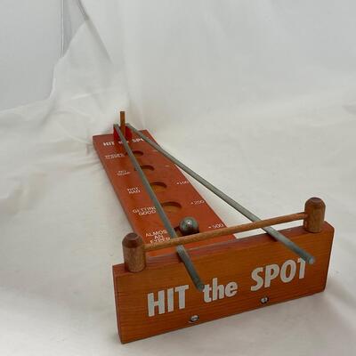 -172- VINTAGE | 1960â€™s Hit The Spot Skills Game