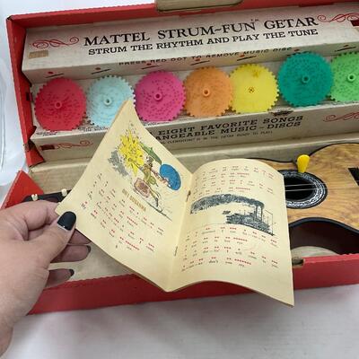 -184- VINTAGE | 1950â€™s Mattel Strum Fun Getar With Box