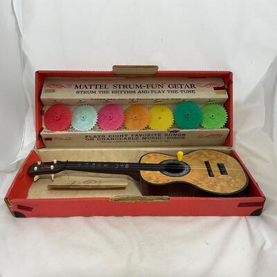 -184- VINTAGE | 1950â€™s Mattel Strum Fun Getar With Box