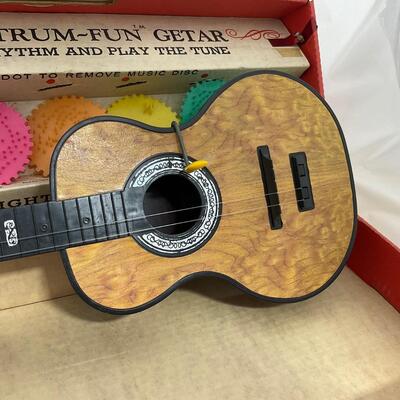 -184- VINTAGE | 1950â€™s Mattel Strum Fun Getar With Box