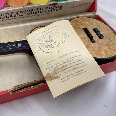 -184- VINTAGE | 1950â€™s Mattel Strum Fun Getar With Box