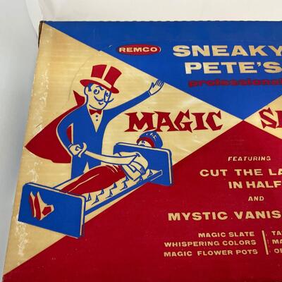 -185- VINTAGE | 1960â€™s Magic Set and Box