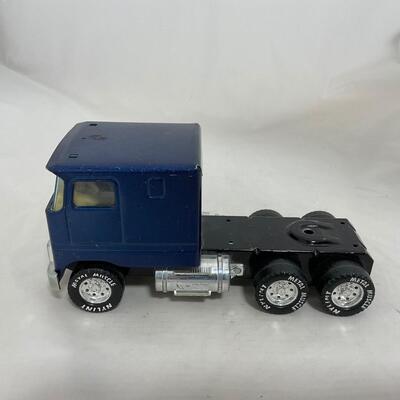 -186- VINTAGE | Nylint Iron Horse Semi Truck