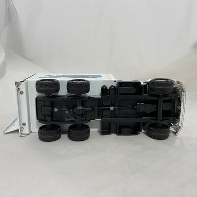 -187- VINTAGE | Ertl White Box Truck