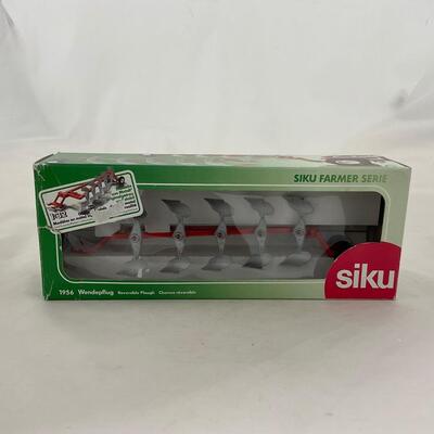 -195- VINTAGE | Siku Farm Plows
