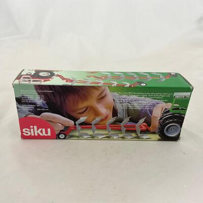 -195- VINTAGE | Siku Farm Plows