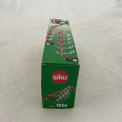 -195- VINTAGE | Siku Farm Plows